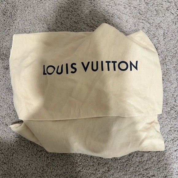 Louis Vuitton Sperone BB - Picture 9 of 16